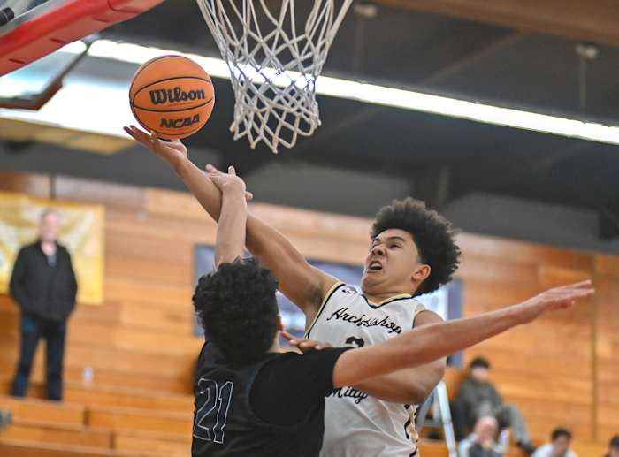 Archbishop Mitty vs Montgomery Torrey Pines Holiday Classic December 28, 2023 Photo-Justin Fine14